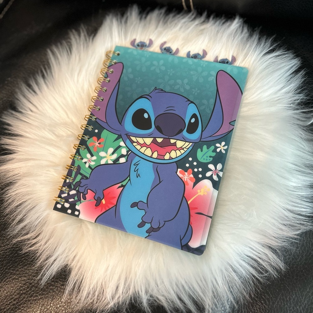 🌹NEW Disney journal. Different designs. You can choose. 96 sheets🌹